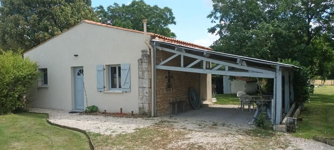 Le Clos Des Chevaliers Pons Esterno foto